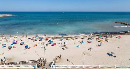 Penthouse Apartment on Los Locos B with Sea View, Wi-Fi, A/C & Terrace