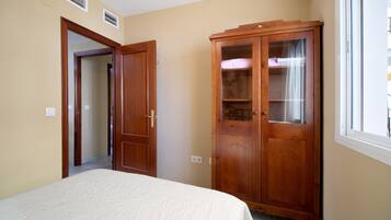 2 habitaciones, tabla de planchar con plancha y wifi gratis