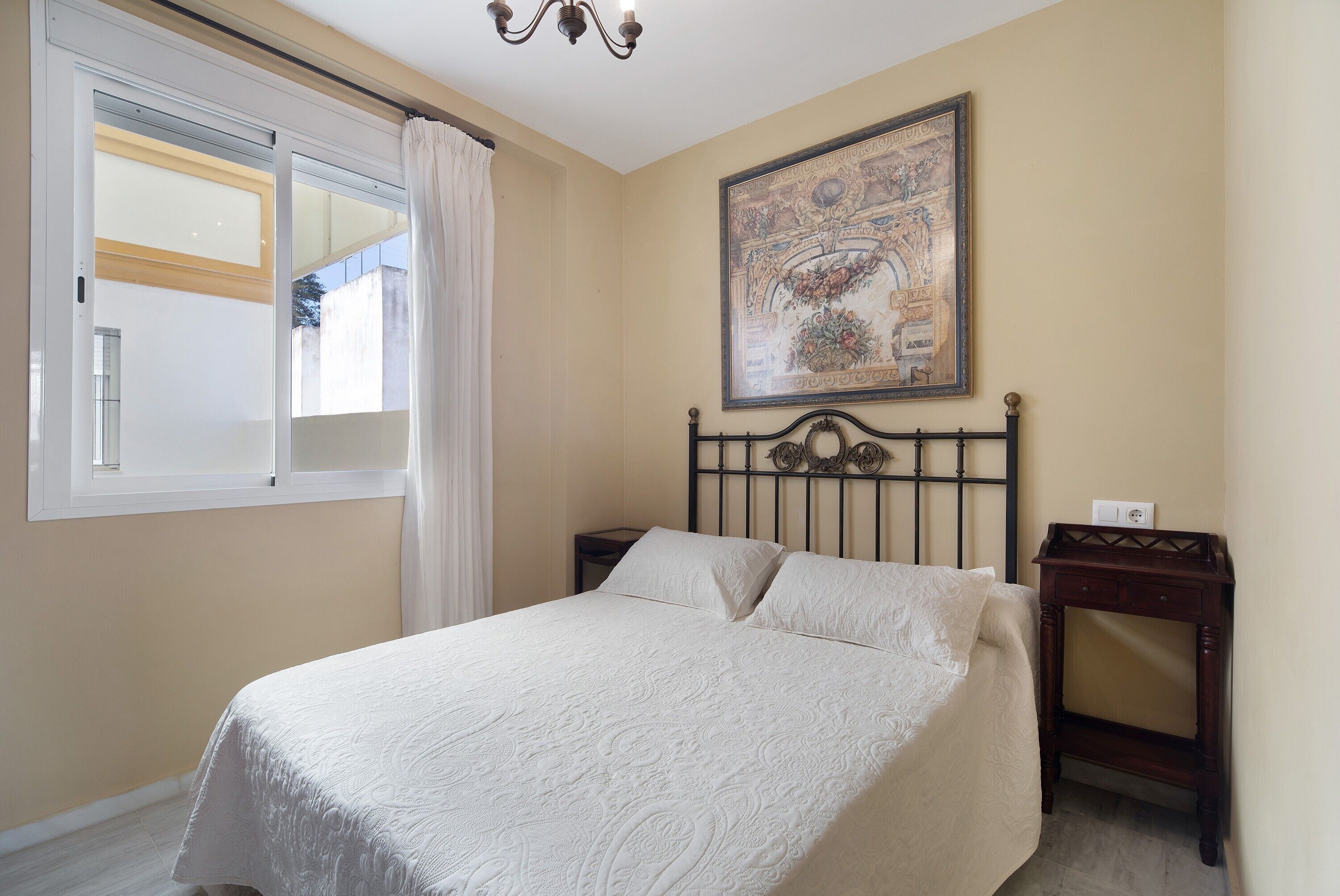 2 chambres, fer et planche à repasser, Wi-Fi gratuit, draps fournis