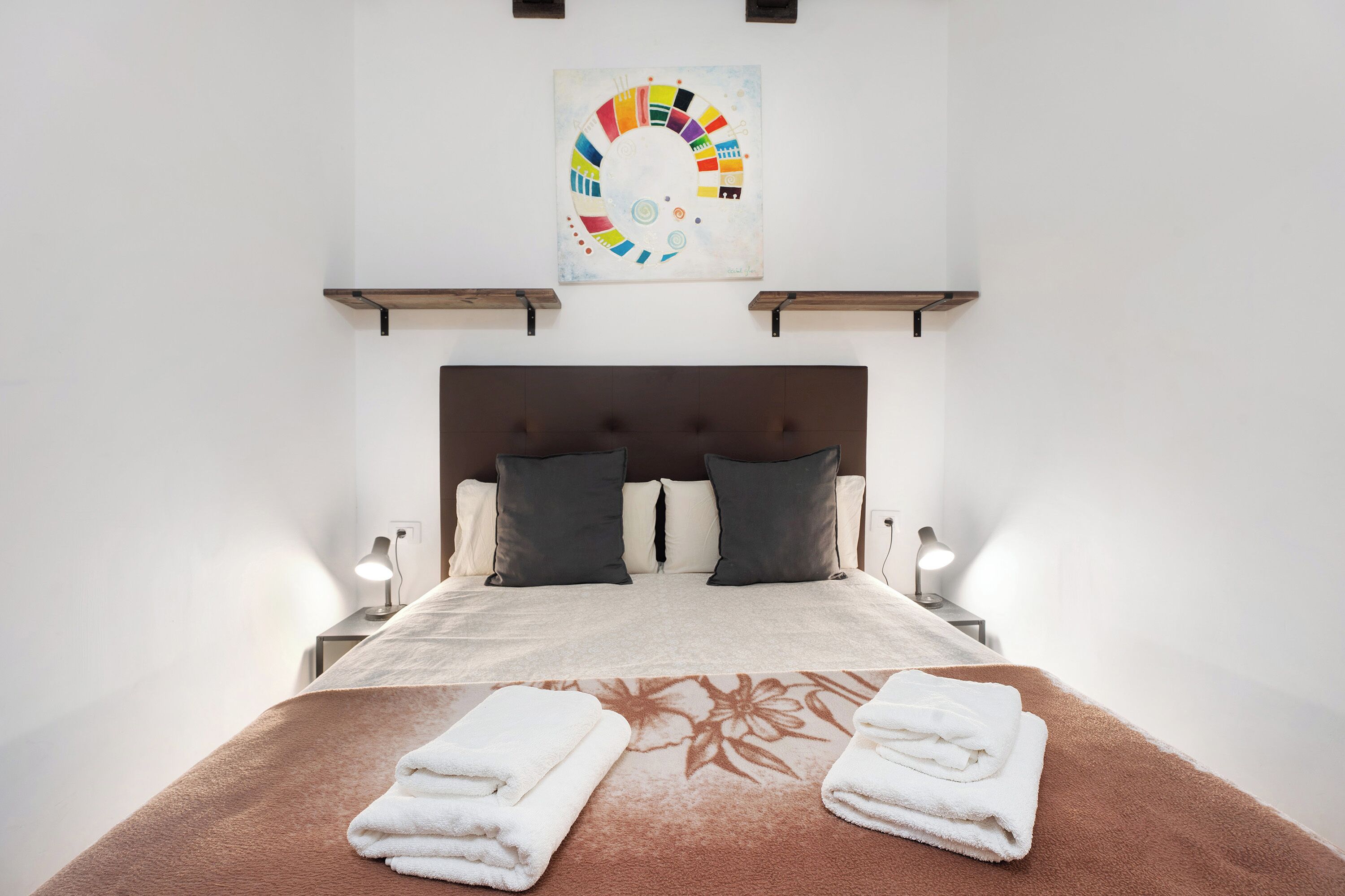 2 slaapkamers, een strijkplank/strijkijzer, gratis wifi, beddengoed