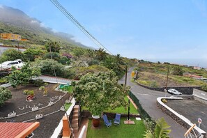 Property grounds - Holiday Home 'Villa Luisa' with Sea View, Terrace & Wi-Fi in Frontera (la Frontera - Hierro)