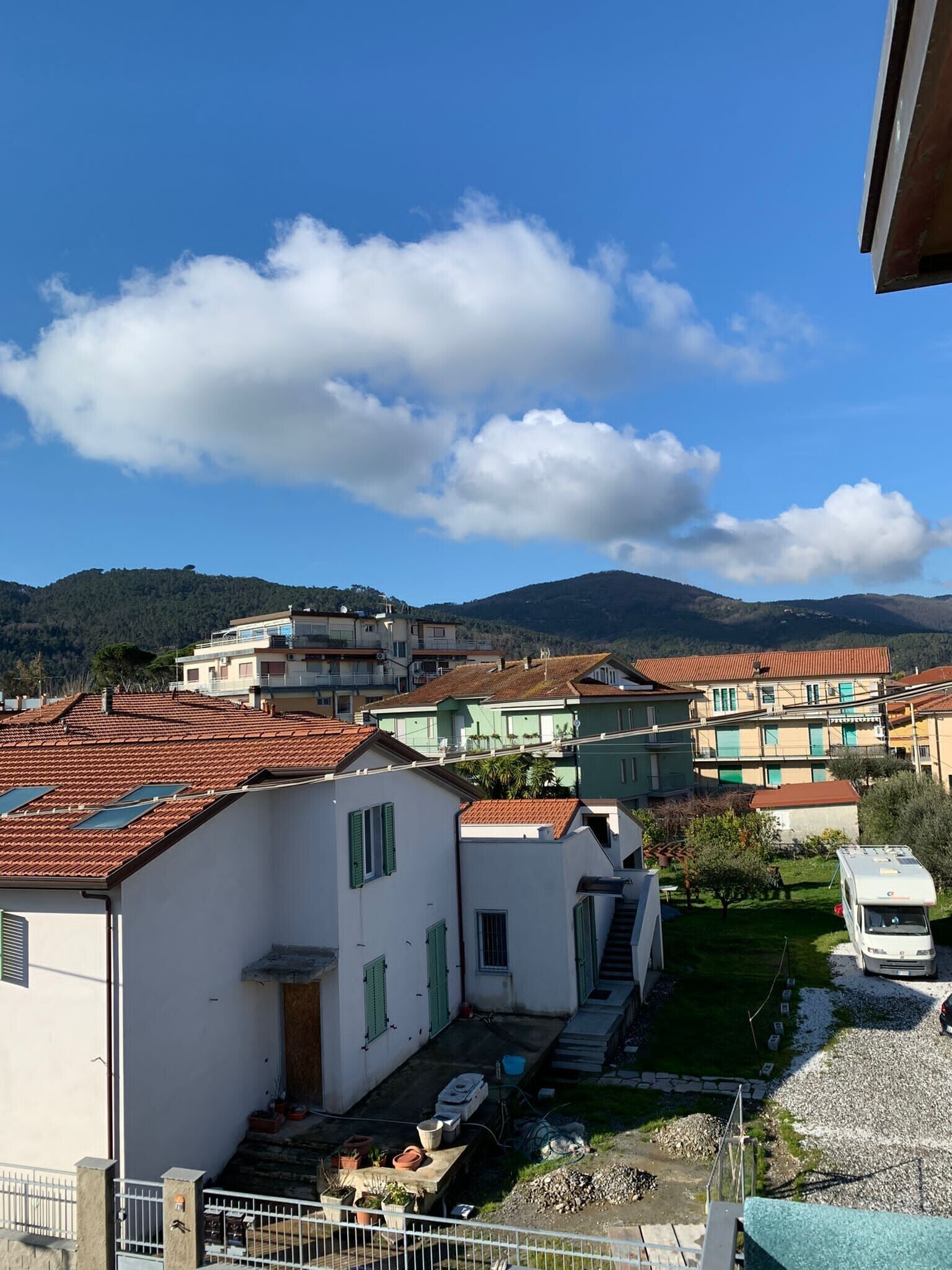 Estacionamiento en la propiedad 