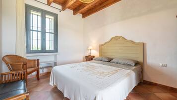 3 quartos, Wi-Fi de cortesia, roupa de cama