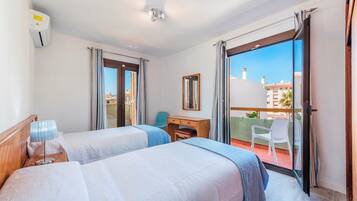 2 slaapkamers, een strijkplank/strijkijzer, gratis wifi, beddengoed