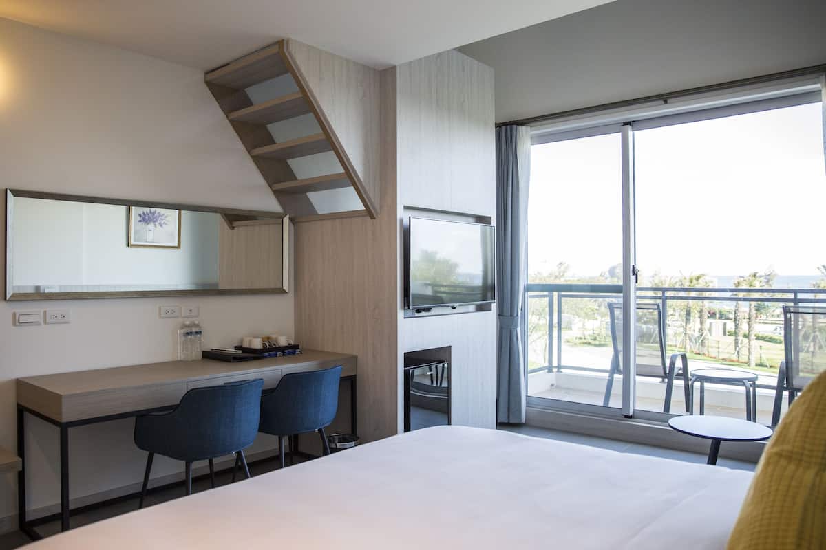 Comfort Quadruple Room, 2 Double Beds, Sea View, Mezzanine | In-room safe, bed sheets