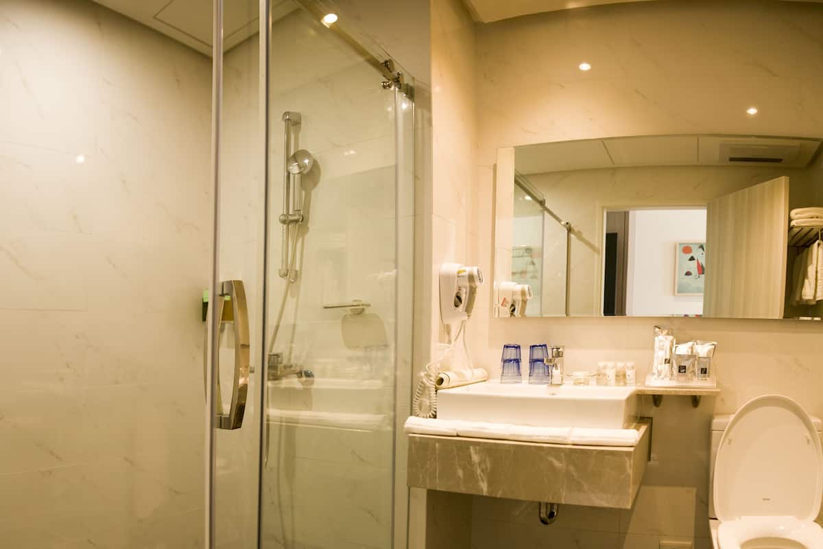 Hidro masaj duş başlığı, ücretsiz banyo/kozmetik ürünleri