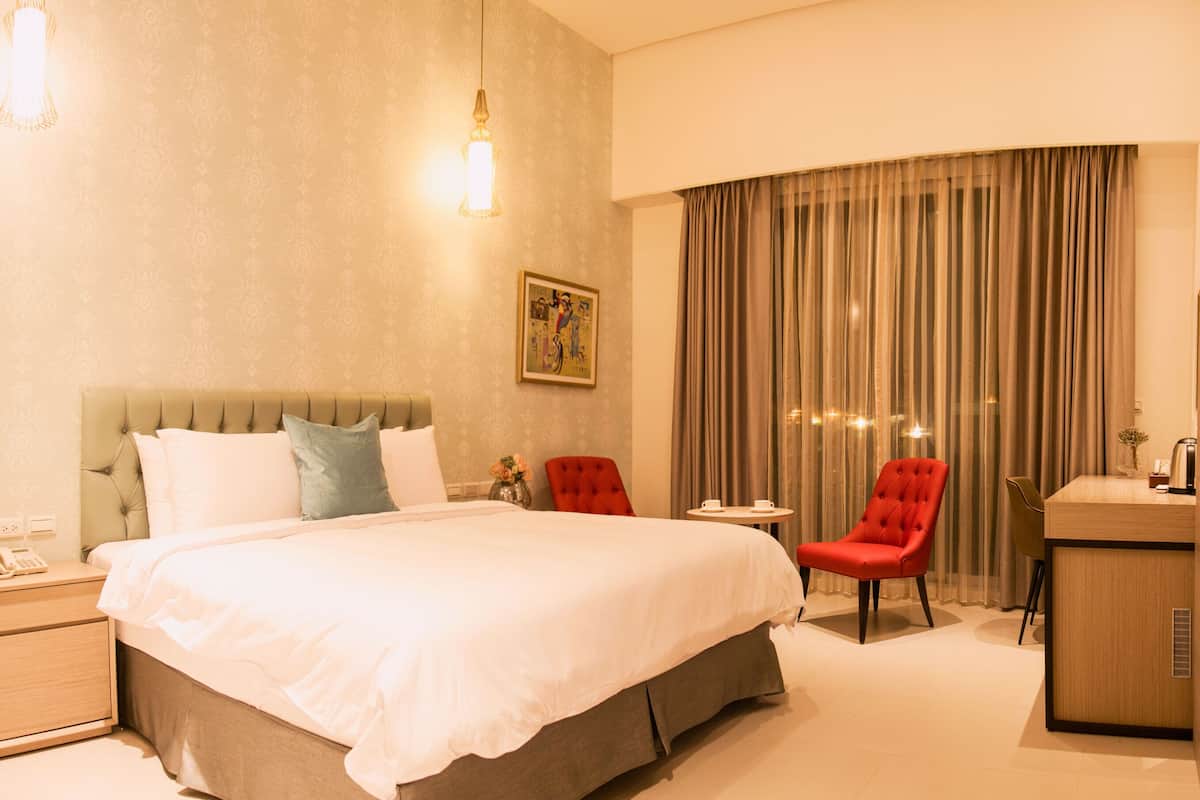 Standard Double Room, 1 Queen Bed, Balcony, Garden Area | In-room safe, bed sheets