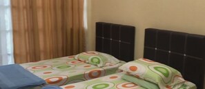 6 bedrooms, iron/ironing board, free WiFi, wheelchair access