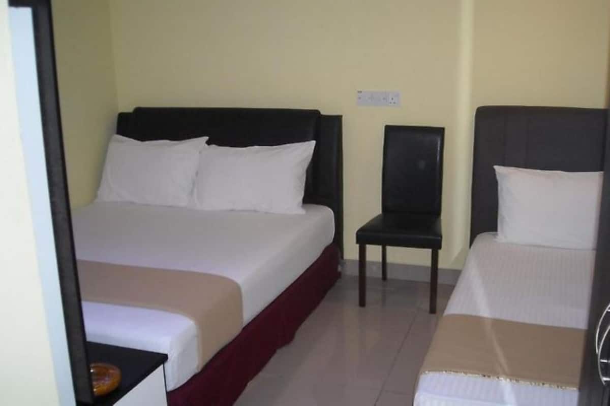 Deluxe Twin Room | Free WiFi, bed sheets