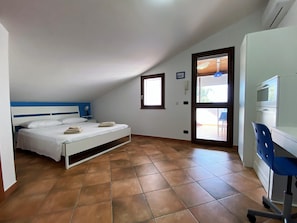 2 bedrooms, desk, iron/ironing board, free WiFi