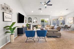 TV, fireplace, offices - Sail in Sky - Remodeled 3BR Vegas Spa and Pool! (Henderson)