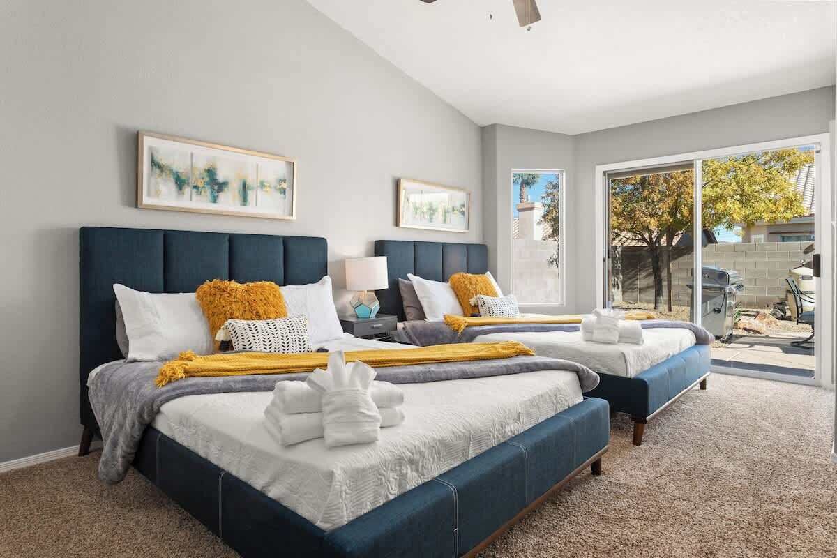 3 slaapkamers, een strijkplank/strijkijzer, reisbedje, wifi