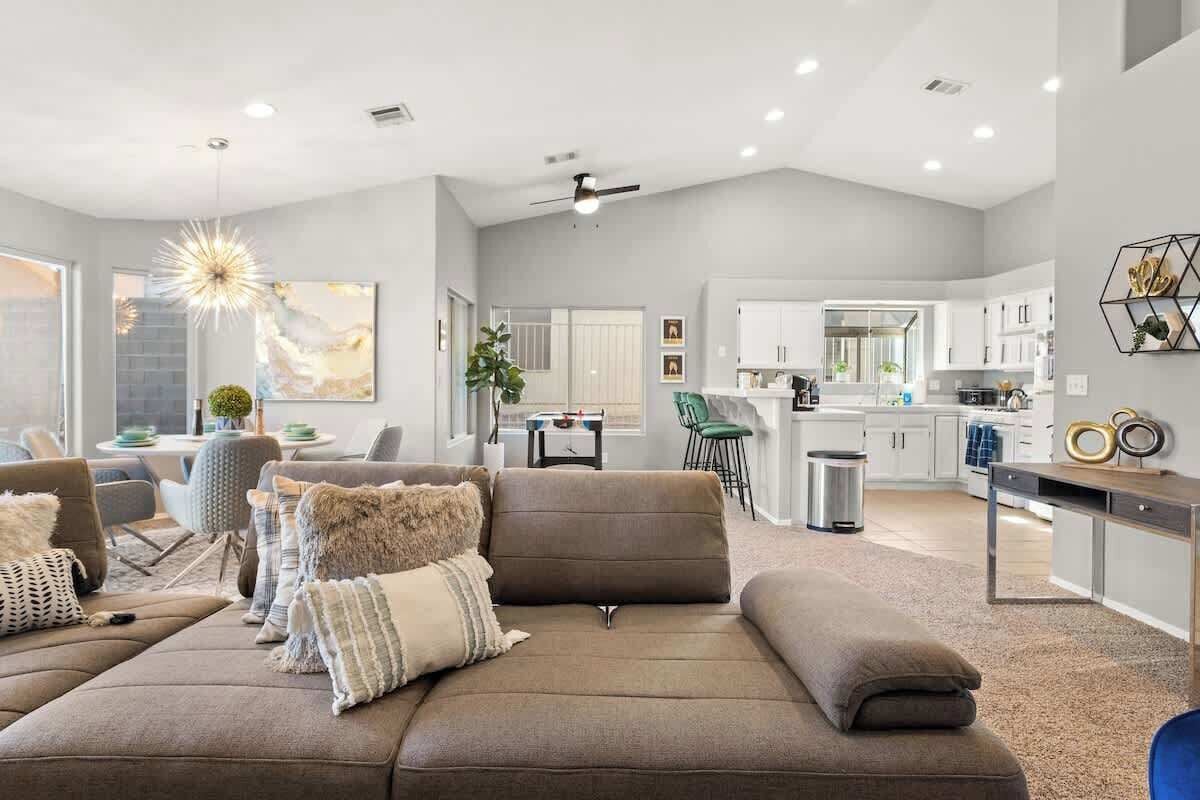 TV, fireplace, offices