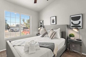3 habitaciones, tabla de planchar con plancha, cuna de viaje y wifi