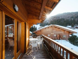 Outdoor dining - Bright chalet 3***, 3 bedrooms, 6 ppl, WIFI, near slopes (La Clusaz)