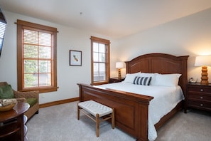 3 bedrooms, desk, iron/ironing board, free WiFi