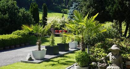 Loft in the countryside with garden access and sauna
