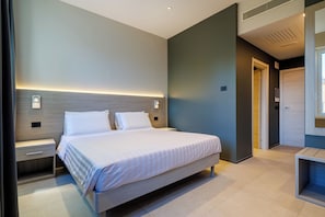 Superior Double Room | Premium bedding, pillowtop beds, minibar, in-room safe - Casa San Giuseppe (Rome)