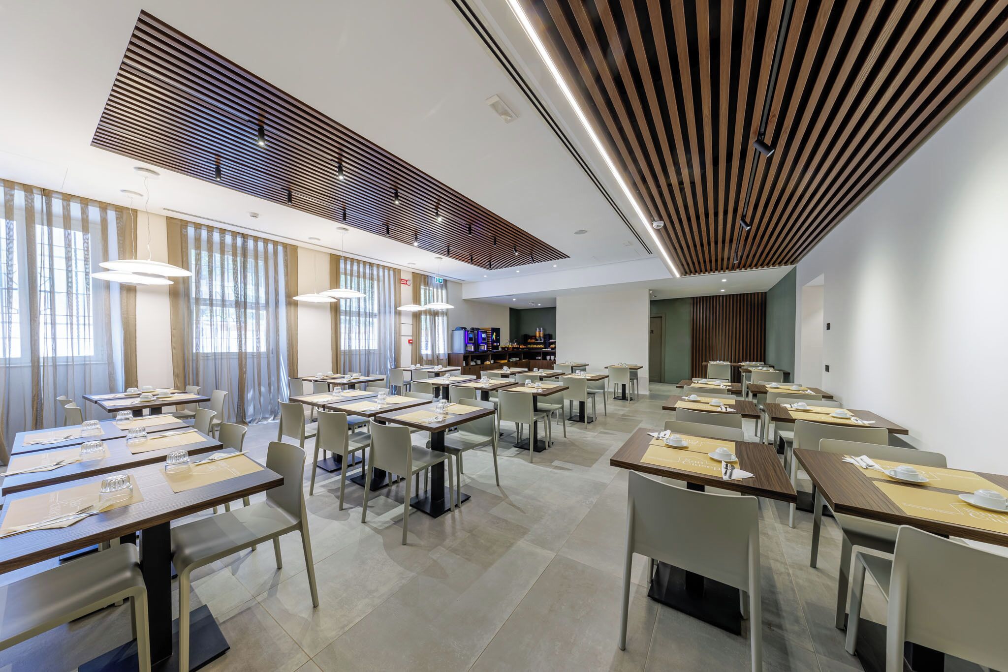 فطور قائم على الخدمة الذاتية مجانًا يوميًا