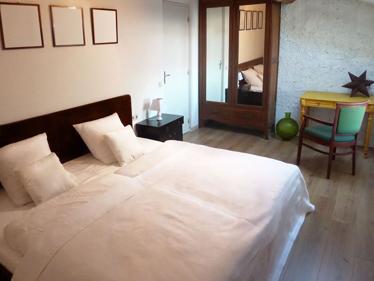 3 chambres, coffres-forts dans les chambres, Wi-Fi gratuit