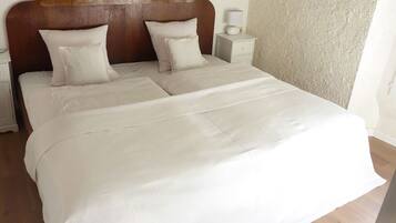 3 bedrooms, WiFi, bed sheets