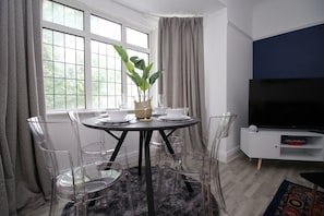 Télévision à écran plat