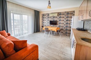 Lägenhet - 1 sovrum - utsikt mot poolen | 1 sovrum, egyptiska bomullslakan och sängtillbehör av högsta kvalitet