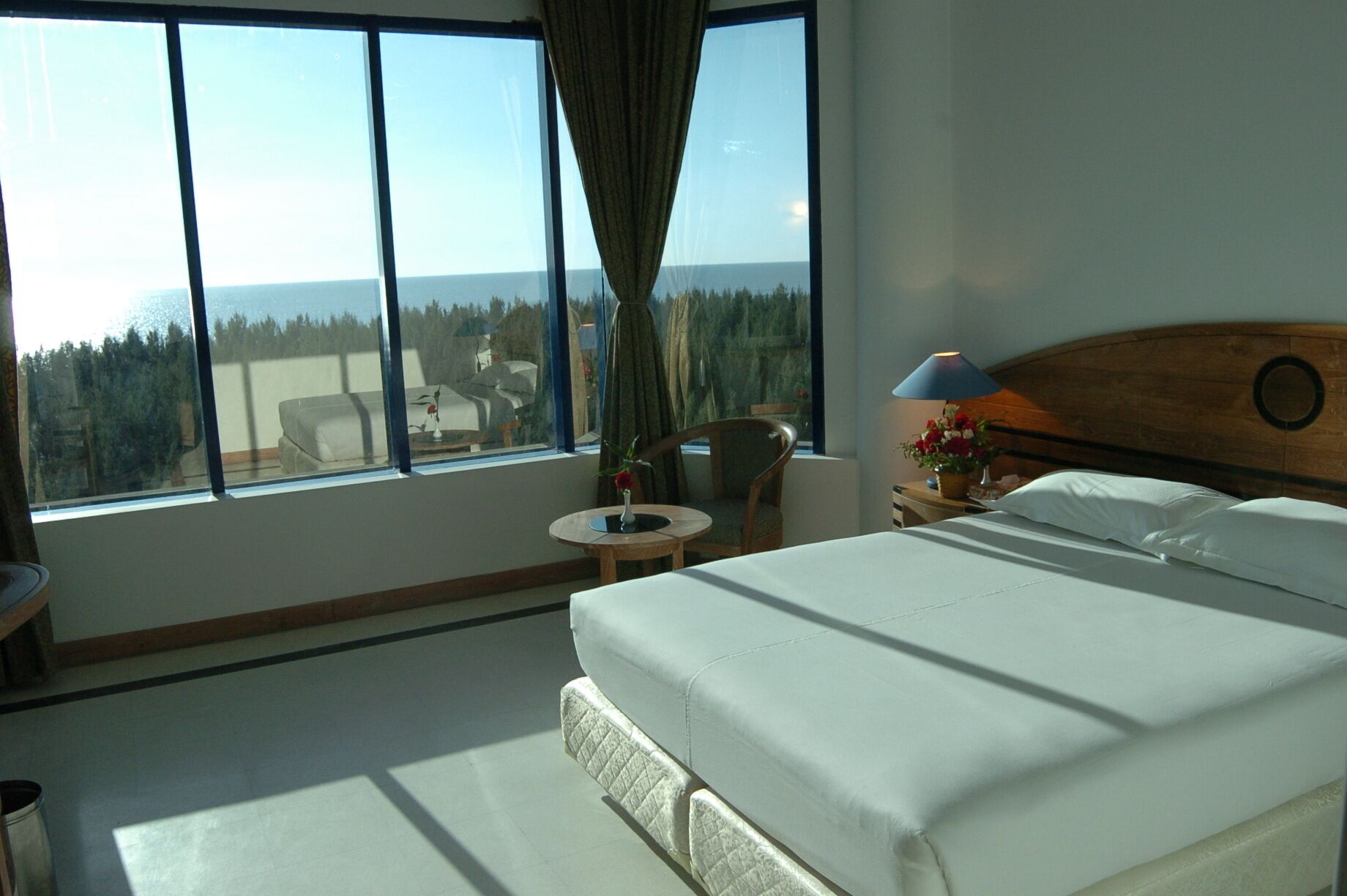 Deluxe Double Room, 1 Double Bed, Non Smoking, City View | Minibar, desk, laptop workspace, rollaway beds