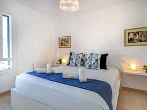 2 bedrooms, iron/ironing board, free WiFi, bed sheets