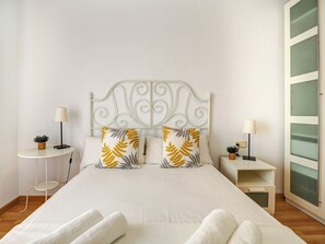 2 bedrooms, iron/ironing board, free WiFi, bed sheets - Sebastian Terrace Apartment by Hello Homes Sitges (Sitges)