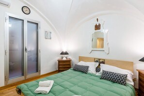 1 habitación, tabla de planchar con plancha y wifi 