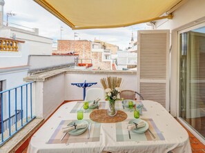 Outdoor dining - Velero Attic by Hello Homes Sitges (Sitges)