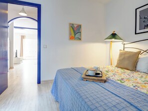 1 bedroom, iron/ironing board, free WiFi, bed sheets - Velero Attic by Hello Homes Sitges (Sitges)