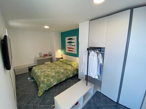 1 camera, culla da viaggio, Wi-Fi gratuito, lenzuola