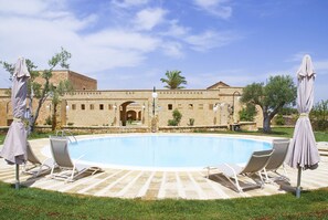Outdoor pool - Relaxing holiday in Masseria with swimming pool, near Leuca (Alessano)
