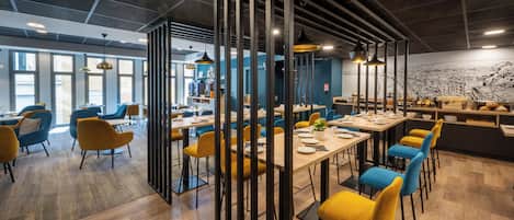 Dagelijks ontbijtbuffet (EUR 18 per persoon)