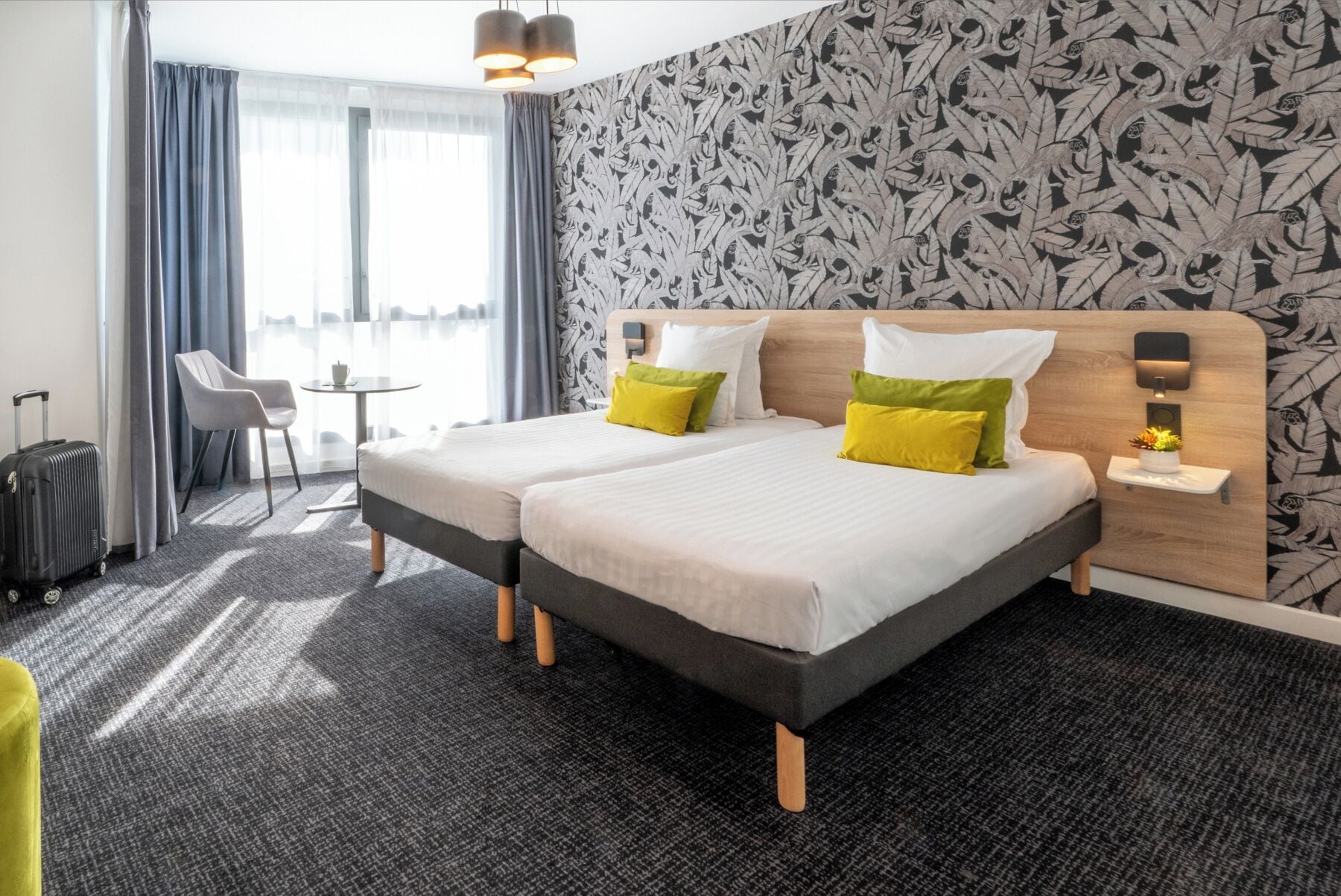 standard twin room | 1 bedroom, in-room safe, desk, blackout curtains