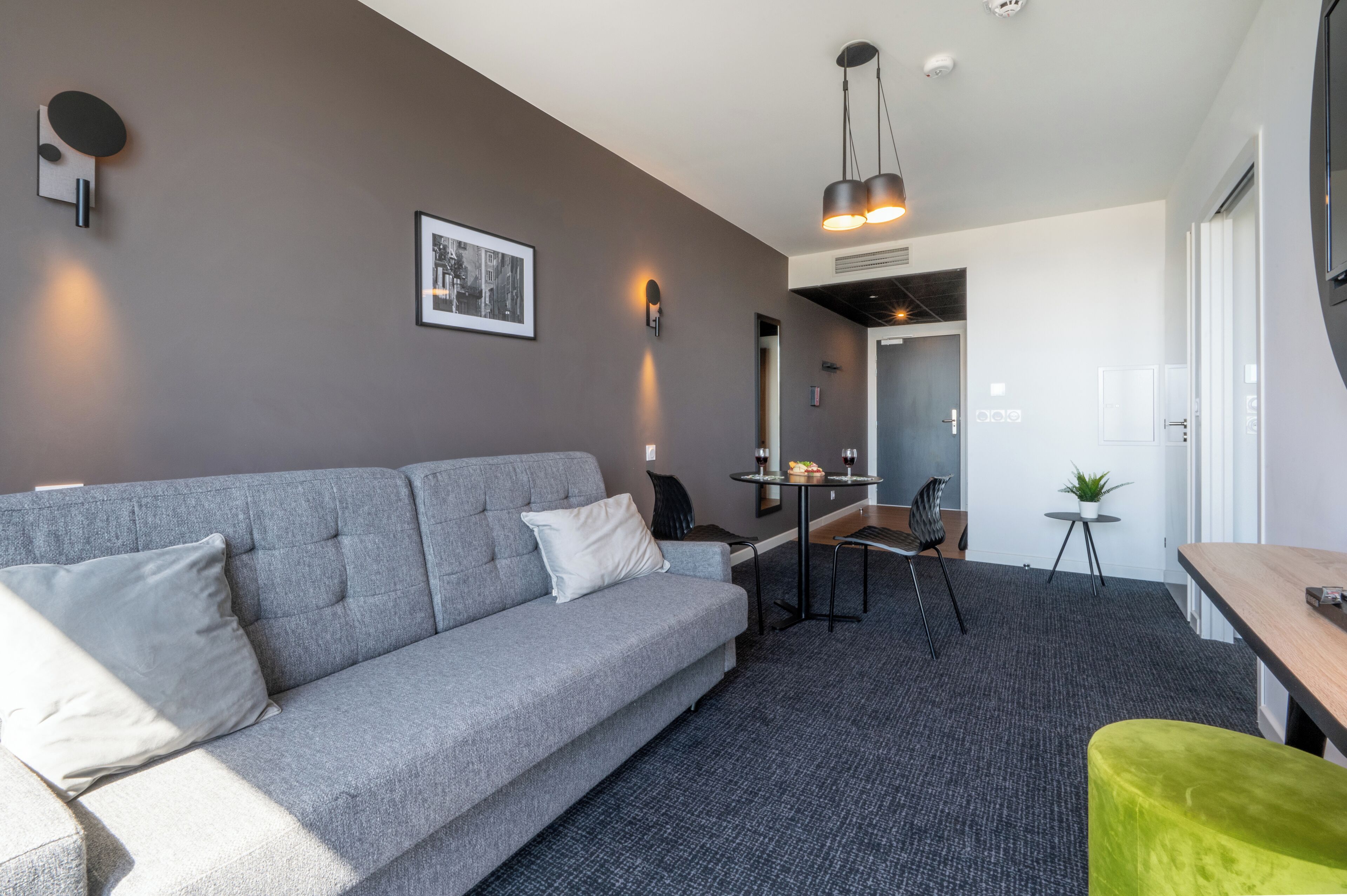 32-inch flat-screen tv with satellite channels, tv