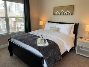 2 bedrooms, desk, iron/ironing board, WiFi