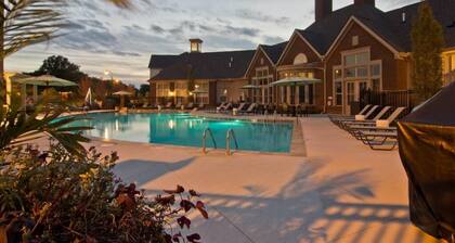 Spotless Monthly 2BR | Views + Pool + Pets OK