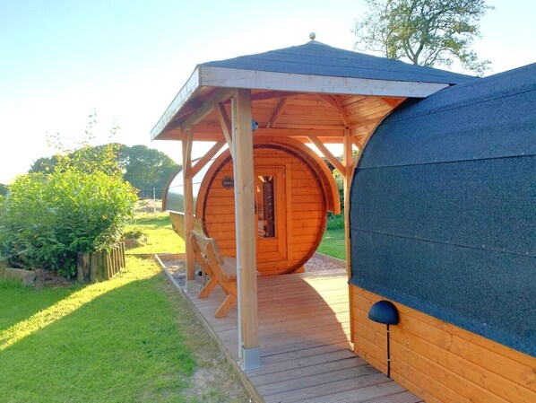 Property grounds - 5-star vacation home for 1–4 people Garden, quiet location, 5 km from the beach (Dollerup)