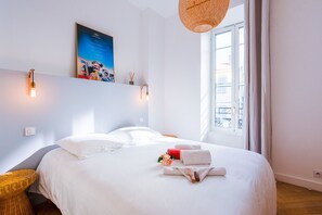 3 chambres, fer et planche à repasser, Wi-Fi, literie fournie