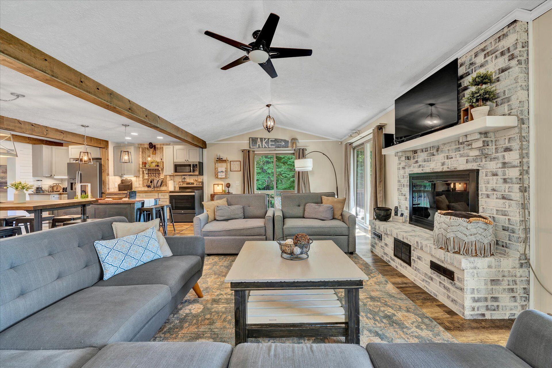 KELLY KOVE WITH A BEACH AREA!!  NOW BOOKING FOR 2024!!