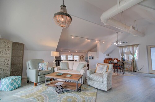 Stowe Away - Gorgeous 1 bedroom with ALL the perks!