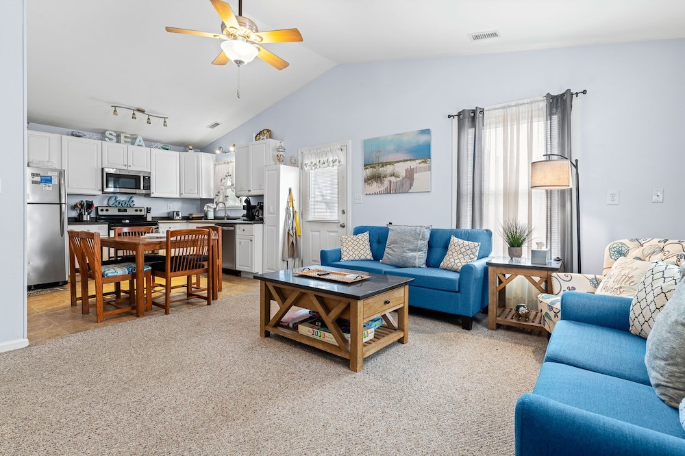 Coastal Dream 2 Bedroom Home at Colington Harbour K7905