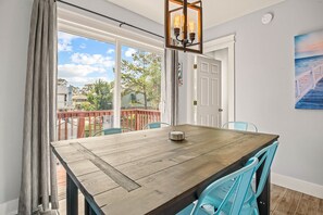 Dining - Amina's Cottage 3 BR in KDH + Pets Stay Free (Kill Devil Hills)