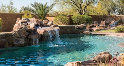 Stylish Arizona Abode - Desert Oasis w/ sprawling mtn views