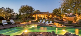 Stylish Arizona Abode - Desert Oasis w/ sprawling mtn views