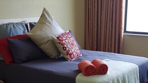 4 bedrooms, iron/ironing board, free WiFi, bed sheets - Stunning 3-bed Apartment in Durban (Durban)
