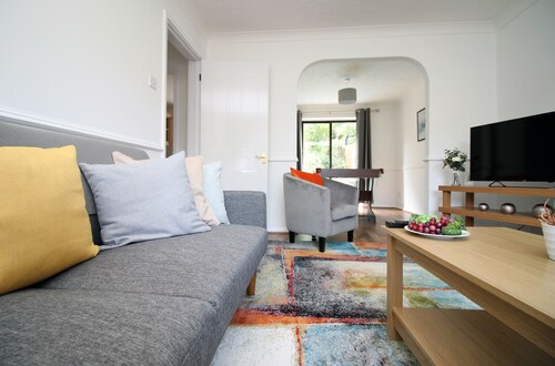 Blossom Close by Tŷ SA